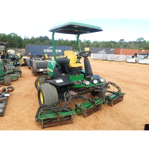 JOHN DEERE 8700 FINISHING MOWER