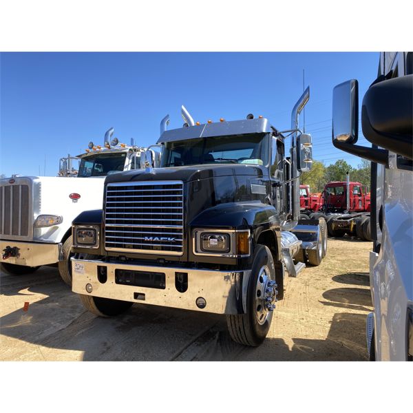 2020 MACK PI64T Day Cab Truck