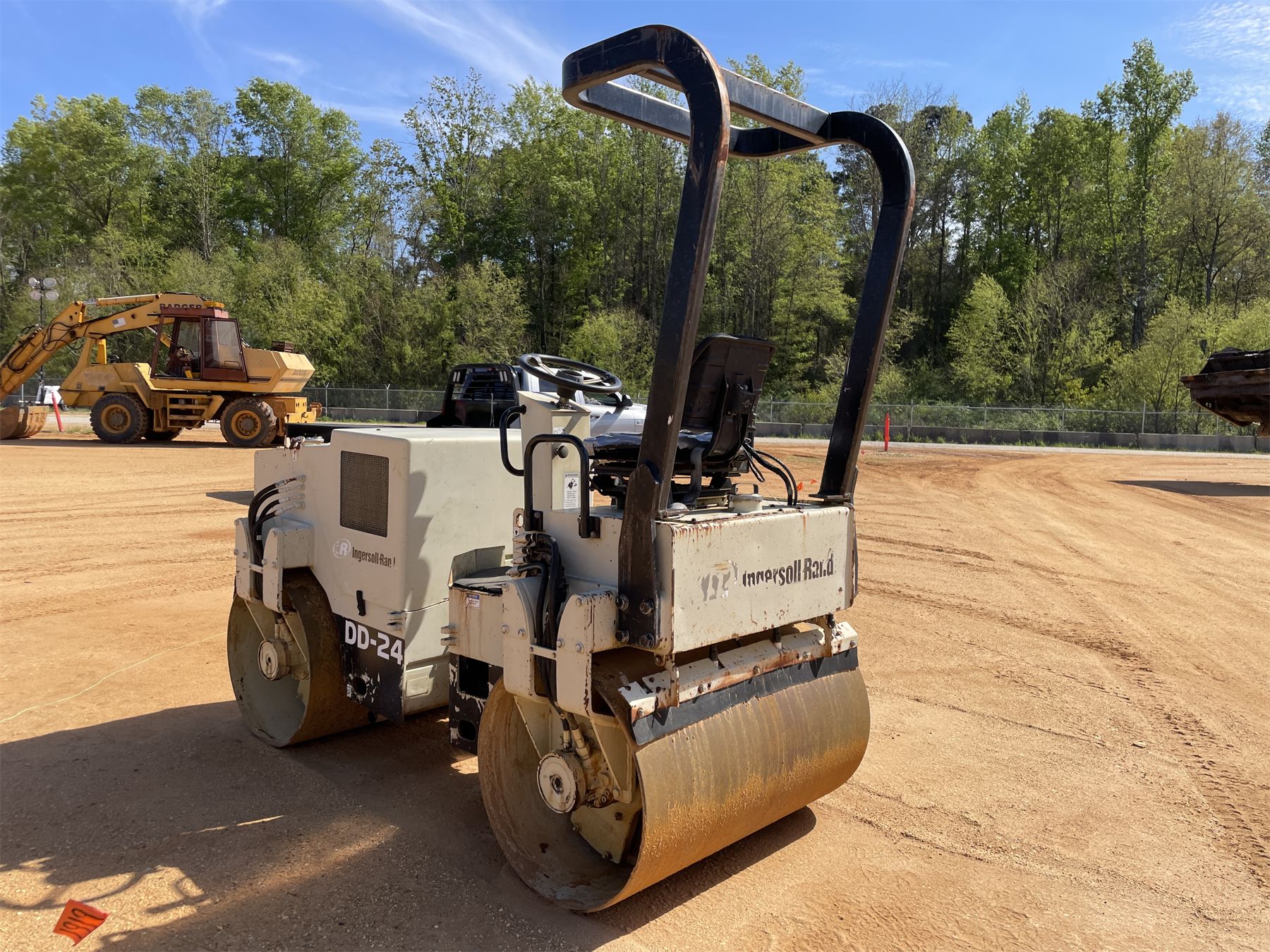 Irroller INGERSOLL RAND DD-24 Roller - J.M. Wood Auction Company, Inc.