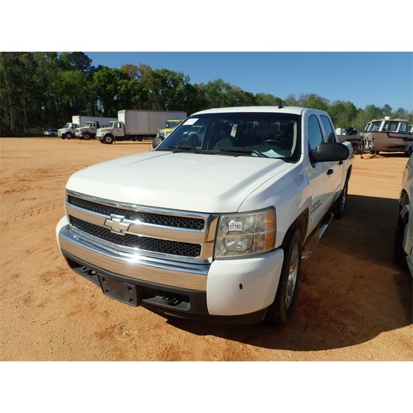 CHEVROLET SILVERADO LT Pickup Truck