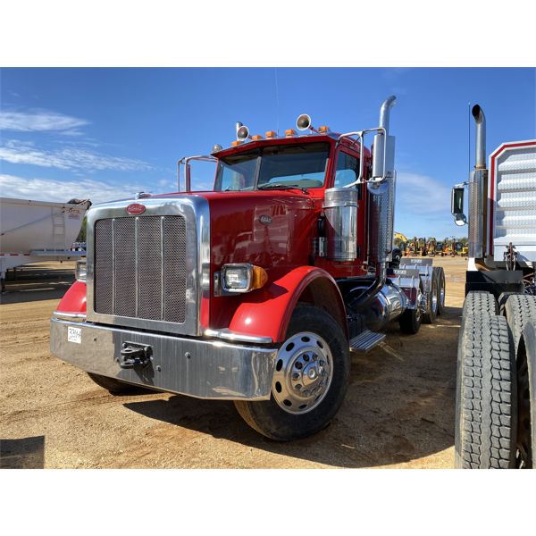 2009 PETERBILT  Day Cab Truck