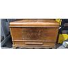 Image 1 : OLD CEDAR CHEST. IN NICE SHAPE.
