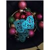 Image 8 : CHRISTMAS ORNAMENTS & DECORATIONS LOT