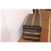 Image 3 : *Vintage Trunk w/ Shelf