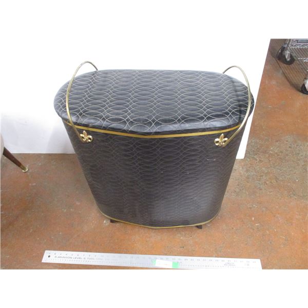 Counselor clothing hamper