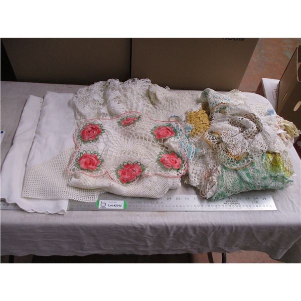 Lot of doilies