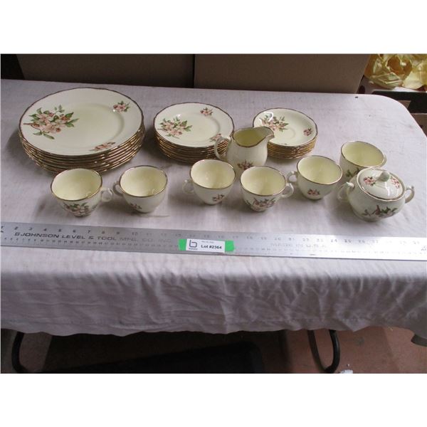 32-pieces Blossom time partial dish set