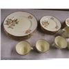 Image 2 : 32-pieces Blossom time partial dish set