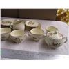 Image 3 : 32-pieces Blossom time partial dish set