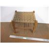 Image 1 : *Wicker footstool 19 x 15