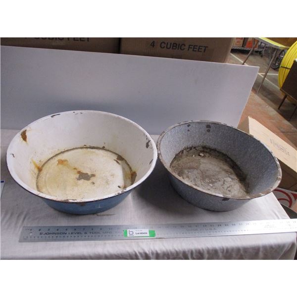 (2) Enamel bowls