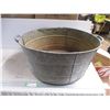 Image 1 : Galvanized tub - 25" round