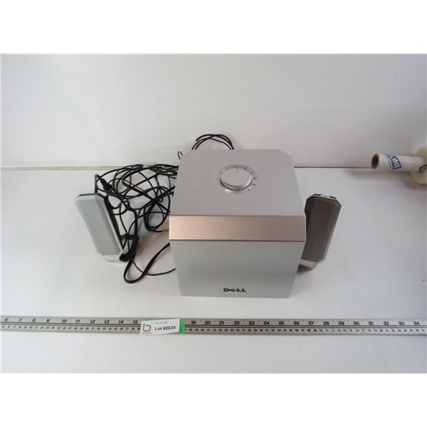 Computer speakers set (powers on)