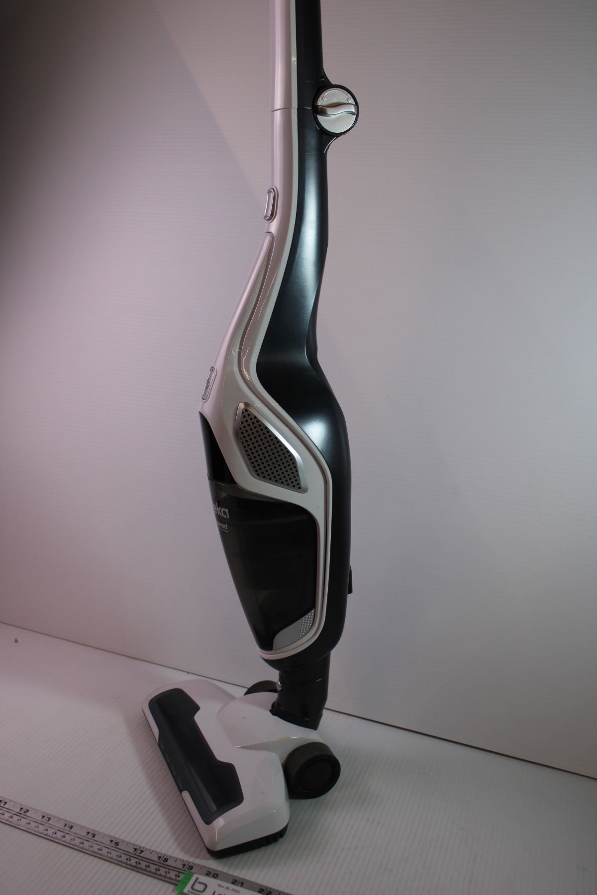 *Eureka Lightspeed Vacuum (Warehouse Return)