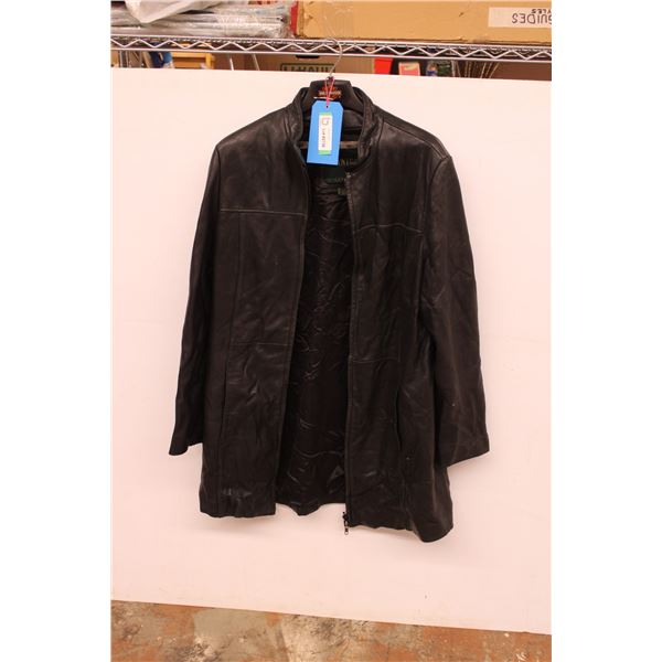 *Danier Leather Jacket (Made in Canada Large)