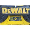 Image 2 : Dewalt Work Radio (powers up)