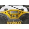 Image 3 : Dewalt Work Radio (powers up)