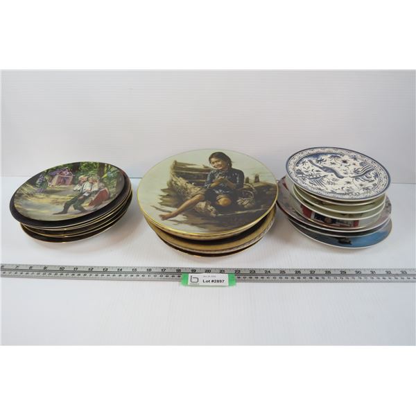 (21) Unboxed Mixed Lot of Bradford Exchange Plates