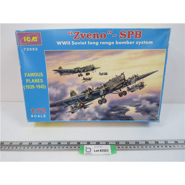 Zveno - SPB WWll Soviet Bomber (opened - unused) 1:72 Scale
