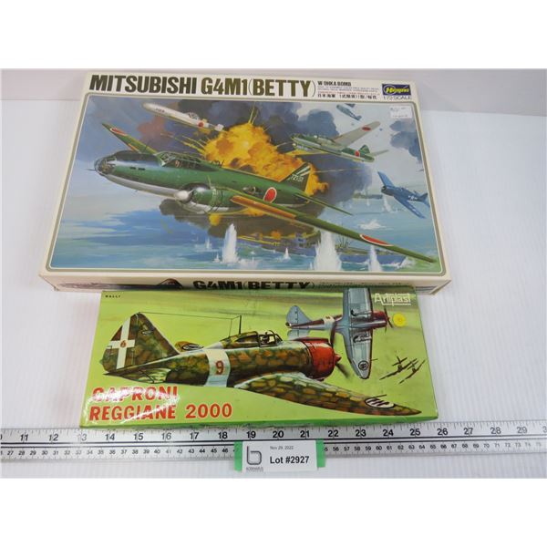 Mitsubiishi G4M1 (BETTY) (open - unused) - Caproni Reggiane 2000 (opened unsure Completion)
