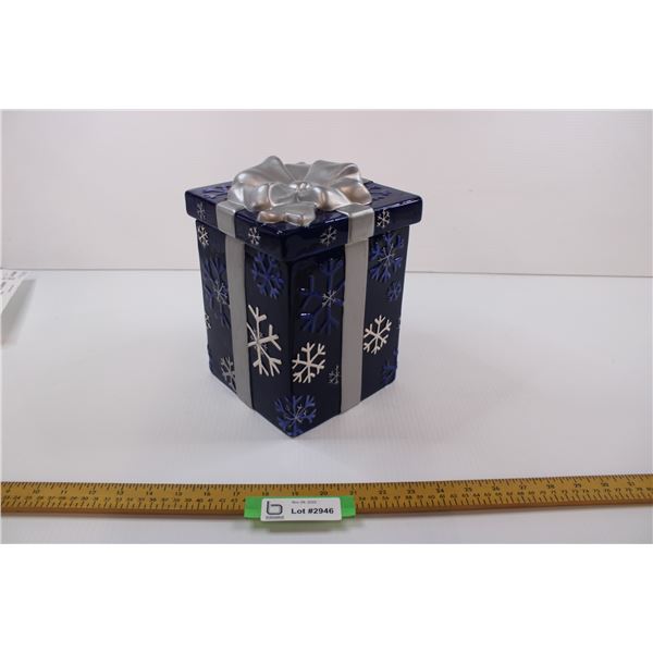 Porcelain cookie jar