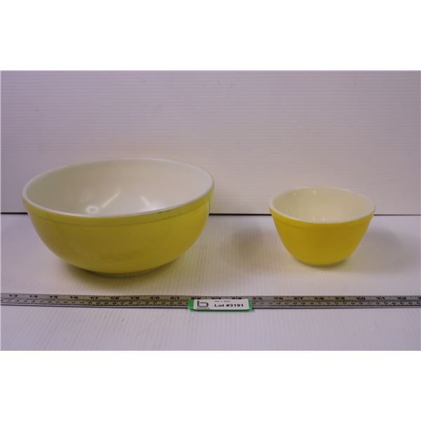 (2) Pyrex Bowls