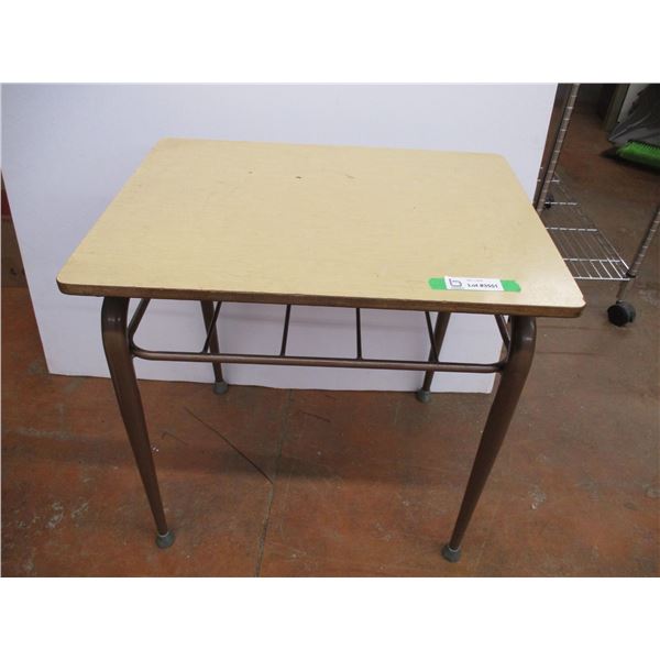 *School desk - 18x24 - 24 tall