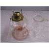 Image 3 : Pink glass oil lamp + chimney
