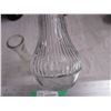 Image 4 : (2) Small clear glass vases