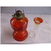 Image 5 : Red glass oil lamp with chimney