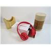 Image 3 : Budweiser Bluetooth Headphones - Hangers - Aladdin Thermos - Multi-surface Cleaning Kit