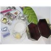 Image 6 : Head Massager - Ceramic Leaf - Selfie Stick - Glass Plates - Wooden Container - Misc Items