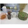 Image 2 : (2) Cases for Wine Bottles - Urn - Assorted Vintage Bathroom Accessories in Plastic Case - Illustrat
