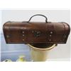 Image 3 : (2) Cases for Wine Bottles - Urn - Assorted Vintage Bathroom Accessories in Plastic Case - Illustrat