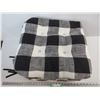 Image 2 : (6) Cushions with Chair Ties