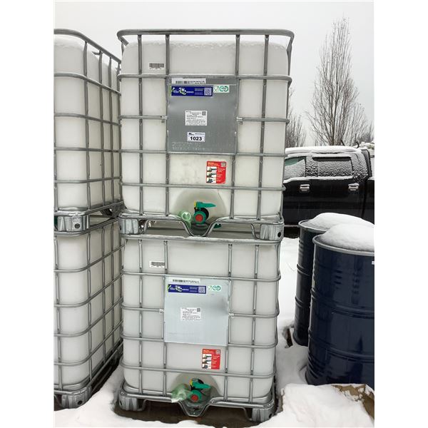 2 LIQUID STORAGE CONTAINERS APPROX 1000L