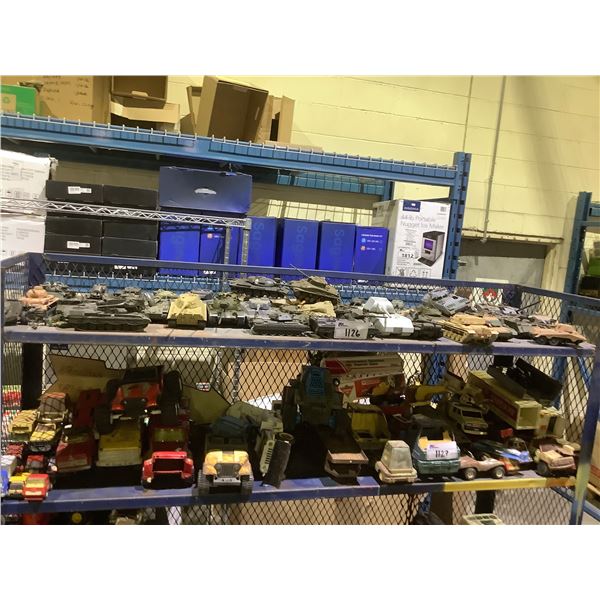 Model Tank Shelf SHELF LOT OF PLATIC MODEL MILITARY TANKS