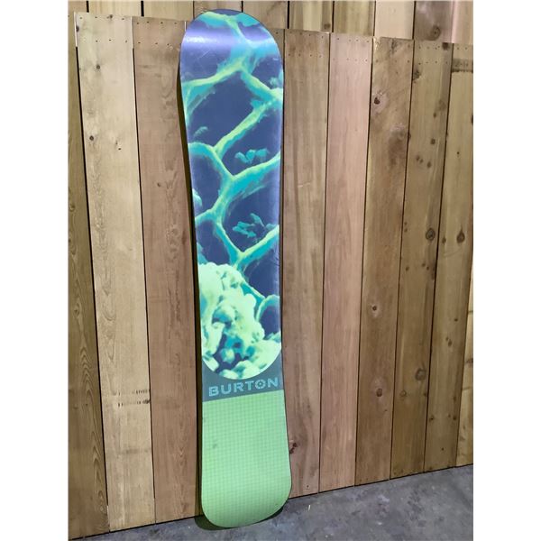 burton charger 52 snowboard Family Tree Hometown Hero 2026 the Hometown Hero keeps you riding high when the storm rolls in Snowboard Burton Charger Fifty 153