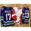 Image 2 : 2 VANCOUVER CANUCKS JERSEYS (H. SEDIN & KESLER) & DETROIT RED WINGS JERSEY