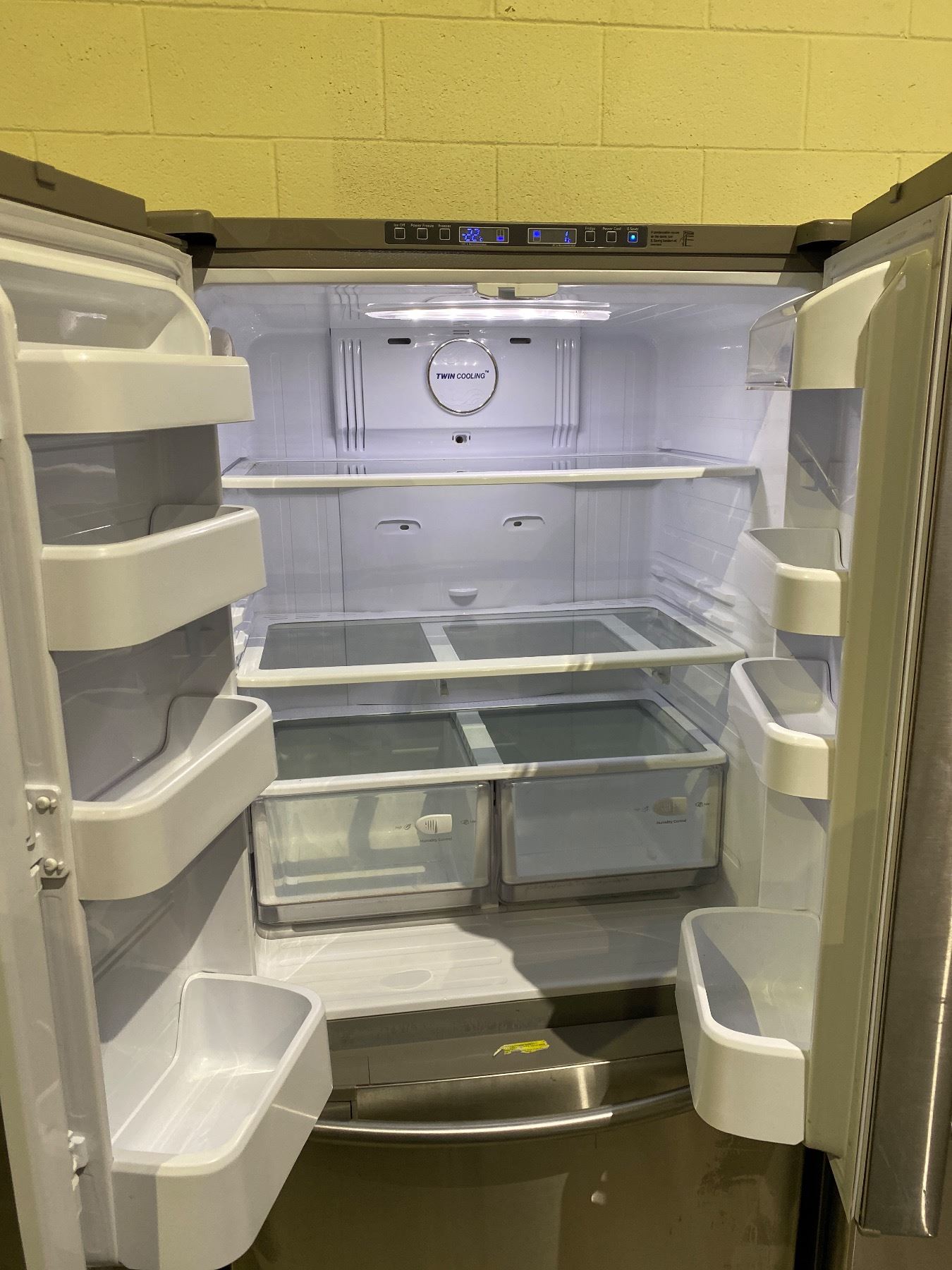 Fridge Models SAMSUNG STAINLESS STEEL FRENCH DOOR FRIDGE MODEL RF197ACRS - Able Auctions