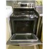 Image 2 : FRIGIDAIRE CONVECTION OVEN (NO WIRE RACKS) WITH ELECTRIC TOP STOVE