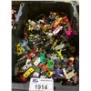 Image 2 : BIN OF ASSORTED CARS