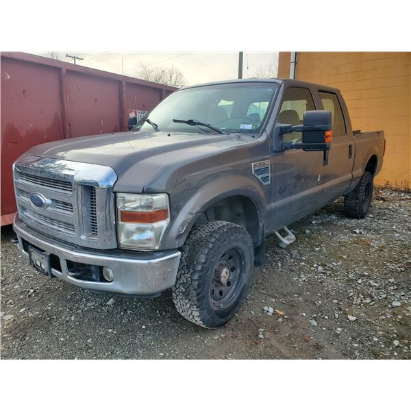 2008 FORD F250 XLT SUPERDUTY 6.8L TRITON V10, SILVER, GAS, AUTOMATIC, VIN 1FTSW21Y08EA27625,