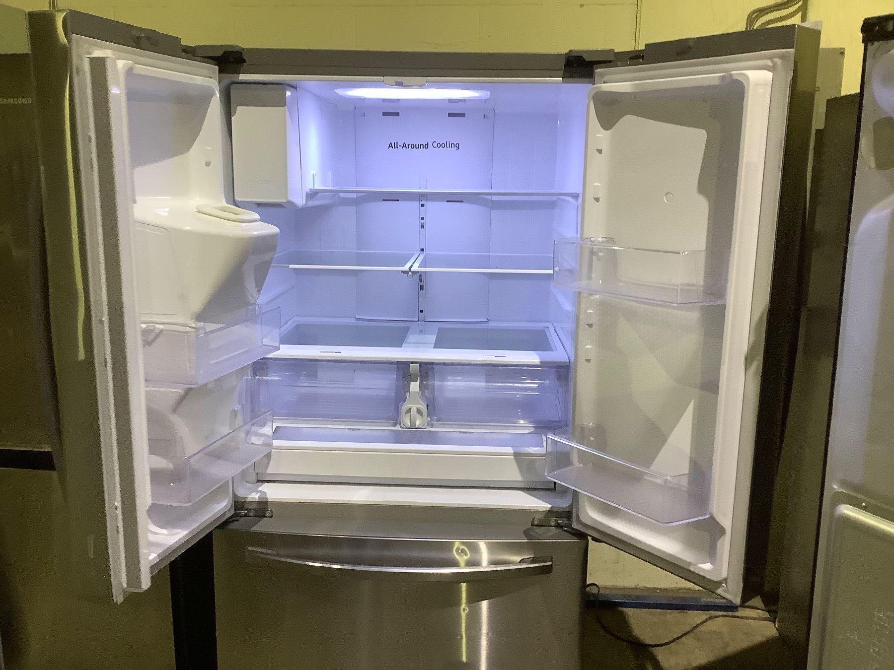 SAMSUNG STAINLESS STEEL FRENCH DOOR FRIDGE WITH TOUCH SCREEN INTERFACE ...