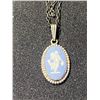 Image 2 : VINTAGE WEDGEWOOD BLUE PORCELAIN STERLING SILVER NECKLACE