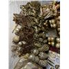 Image 2 : Gold Themed Christmas Ornaments & Décor
