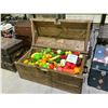 Image 2 : CHEST AND ASSORTED PLASTIC FOODS