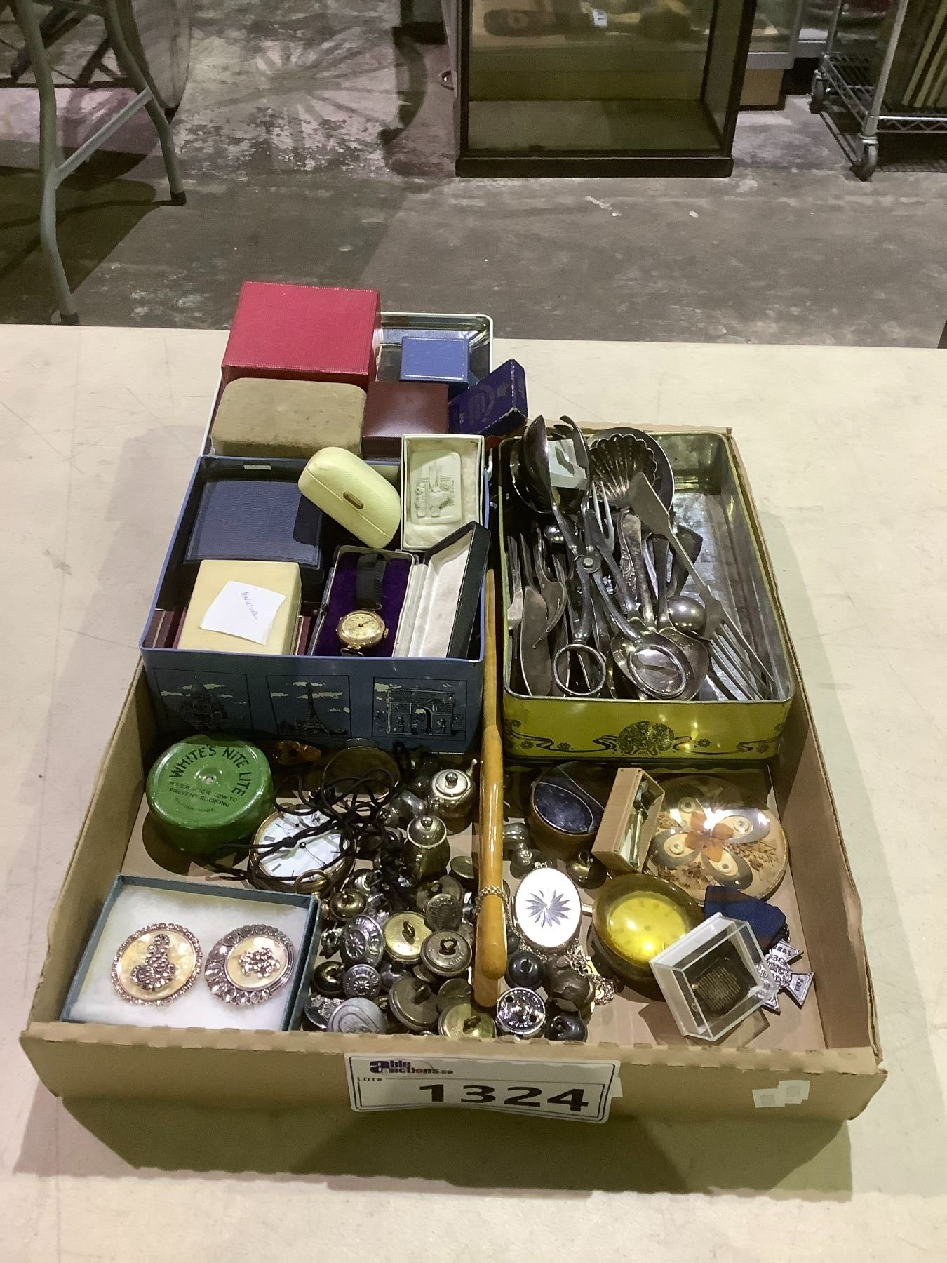 ASSORTED CUTLERY, BUTTONS, EMPTY JEWELRY BOXES, AND COLLECTIBLES - Able ...