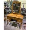 Image 1 : 3 DRAWER VANITY