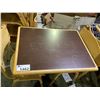 Image 2 : TABLE 29.5 X 24" WITH 2 CHAIRS